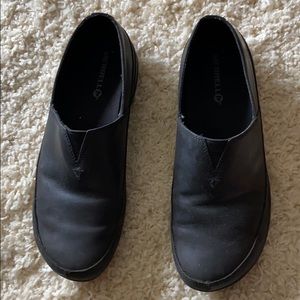 Black comfort shoes